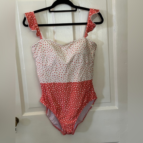 Summersalt Ruffle Oasis - Picture 2 of 5